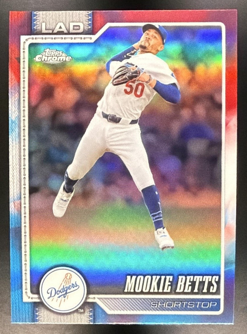 MOOKIE BETTS 2026 TOPPS CHROME #268 RED WHITE AND BLUE REFRACTOR DODGERS