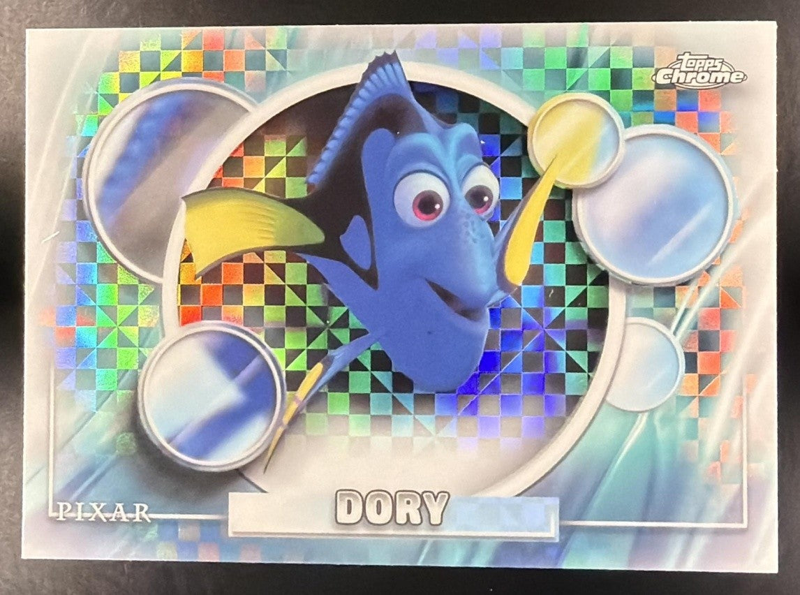 DORY 2026 TOPPS CHROME DISNEY #90 X-FRACTOR FINDING NEMO