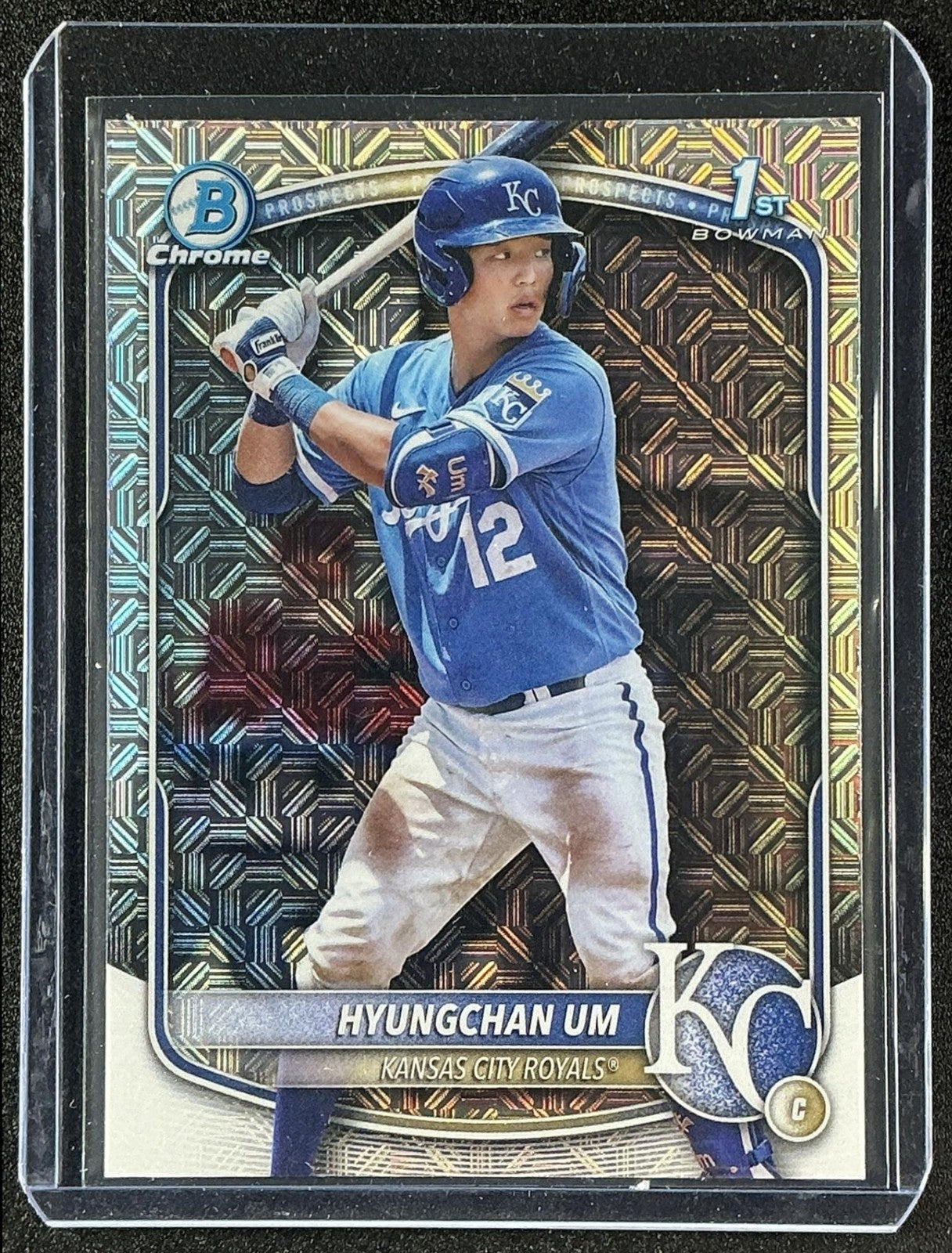 HYUNGCHAN UM 2025 BOWMAN #BCP-119 CHROME PROSPECTS MEGA BOX REFRACTOR ROYALS