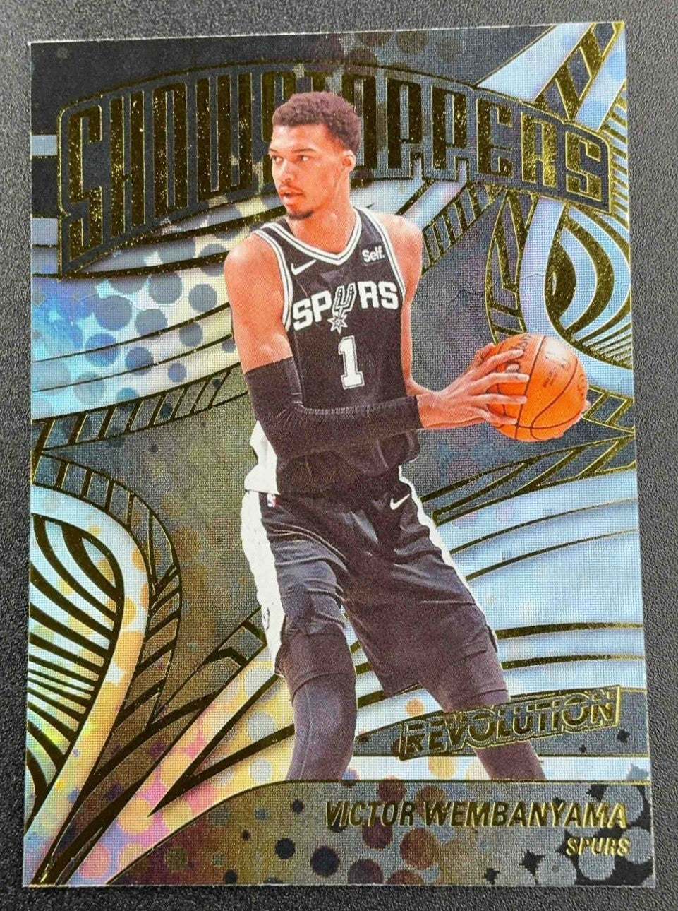 VICTOR WEMBANYAMA 2024-25 PANINI REVOLUTION #22 SHOWSTOPPERS SPURS
