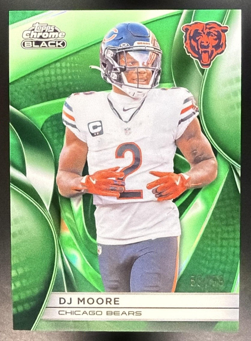 DJ MOORE 2025 TOPPS CHROME BLACK #21 GREEN REFRACTOR 5/99 BEARS