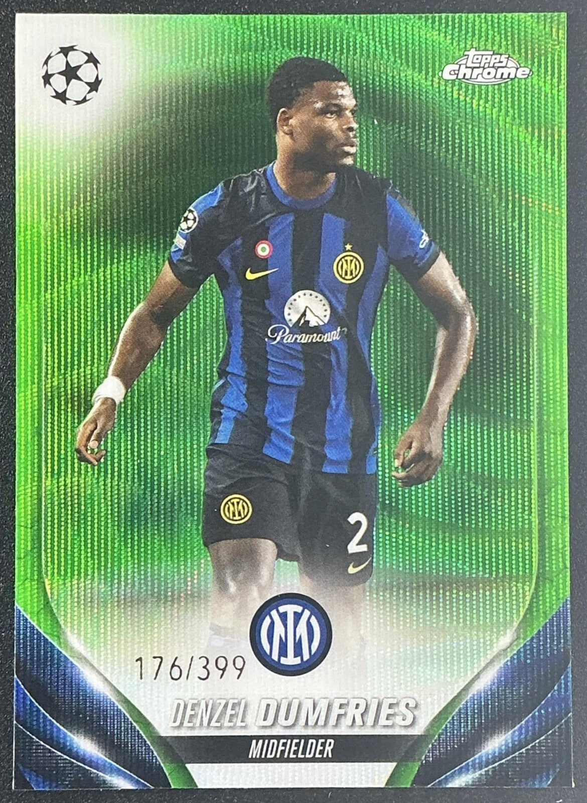 2023 Topps Chrome Denzel Dumfries #9 Neon Green Wave Refractor /399